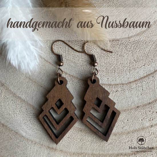 Picture of Moderne Hängeohrringe aus Nuss- oder Kirsch-Holz, Holzschmuck, Ideal als kleines Geschenk für zB. eine Freundin, passender Ohrhänger als Hochzeit- oder Trachtenschmuck