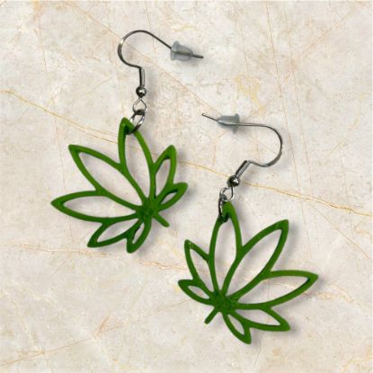 Grüner Ohrring im Cannabis-Design – auffälliger und trendiger Schmuck