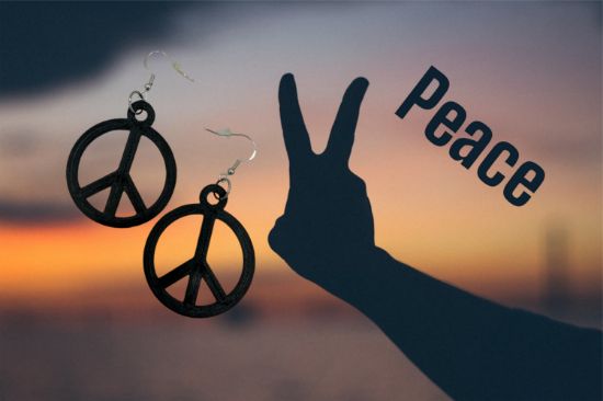 Stylische Peace-Ohrringe mit symbolischem Design, perfekt für einen entspannten Look