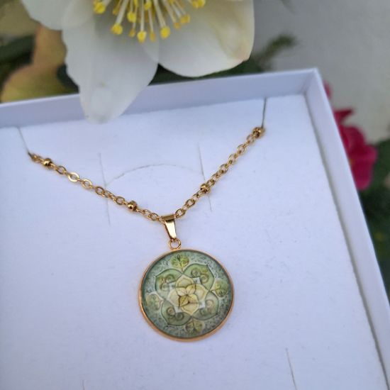 Picture of Mandala des Loslassens - Halskette aus Edelstahl geoldfarbig