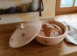 Bild von Zirbenholz Brotdose 